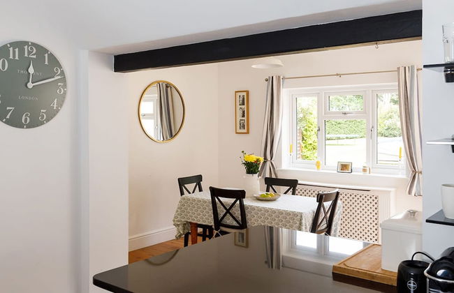 Stunning 5BR Home With Pool - 5 min to Beach - Foto 8