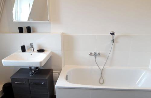 Seyfarthrooms - Crimmitschau 5 - zentrale Lage, 2 Schlafzimmer, voll ausgestattet - Photo 6