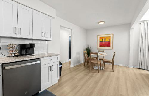 Bright & Spacious Flat Near the Heart of Royal Oak - Photo 30