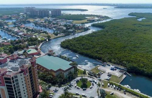 Luxury Condo at Cape Harbour Marina, Water Views! - Foto 45