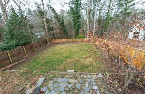 Bohemian Family Friendly 2BR Home-Near Biltmore - Foto 21