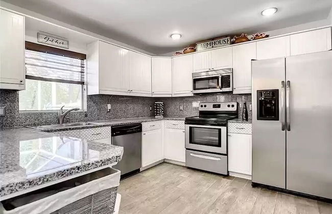 Windwood Villa 4 Bedroom Home by RedAwning - Foto 13