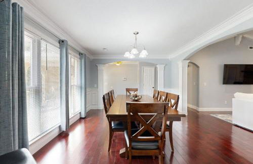 Bring Your Pup! Goose Creek Home with Private Pool - Foto 3