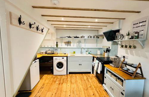 Muddy Boots-Arcade Royale - Photo 18