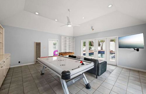 Spacious 5BR LA Villa with Pool Spa & Game Room - Foto 69