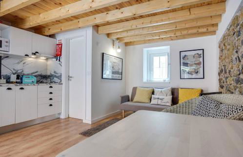 Classic Lisbon Homes: Bright & Central in Belém - Photo 47