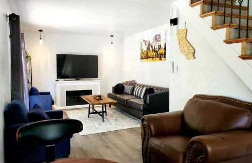 -Serendipity Lodge at Yosemite- BBQ-Full Kitchen-King Bed - Foto 2