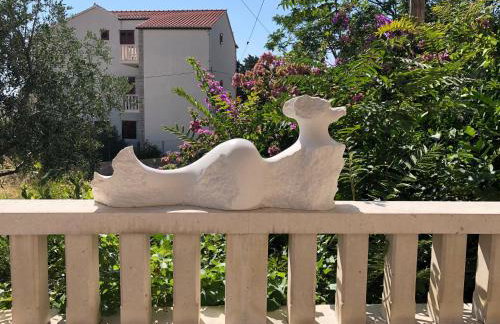 Obala 25, Bol - Photo 21