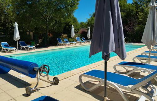 Chalet en vallée Dordogne, jardin privé et piscine partagée - FR-1-828-4 - Foto 19