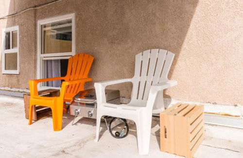 Sunny Boho Chic West Hollywood Flat! - Photo 5