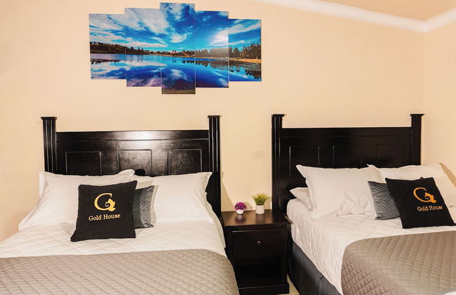 Gold House - Photo 19