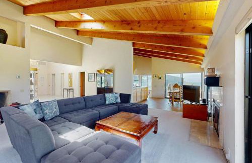 Whale Tales - Photo 3