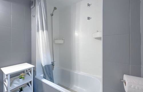 Beachfront gateway in Pineda de Mar - Photo 14