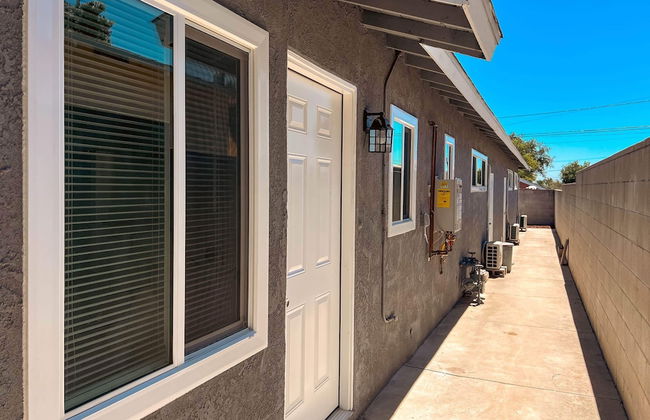 Modern Retreat With Spacious Yard & Cozy Interiors - Photo 42