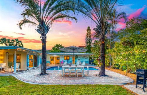 Heated Pool- MiniGolf- Fire Pit- Game Room- 1mi to Beach - Foto 4