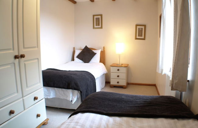 Polean Farm Cottages - Photo 9