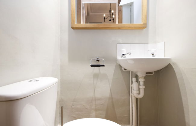 JOIVY 3-Bed Meadows Flat Near Castle & Royal Mile - Photo 20