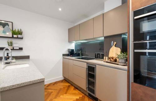 Seraphine Residence - Luxury 1BR Apartment - Foto 6