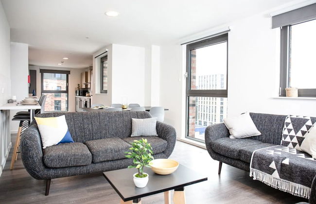 For Student Only Canvas Glasgow - Photo 23