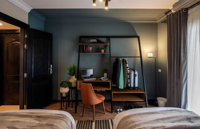 Xuru Stays I Waterfront Designer 2BR - 5 min to Airport - Foto 9