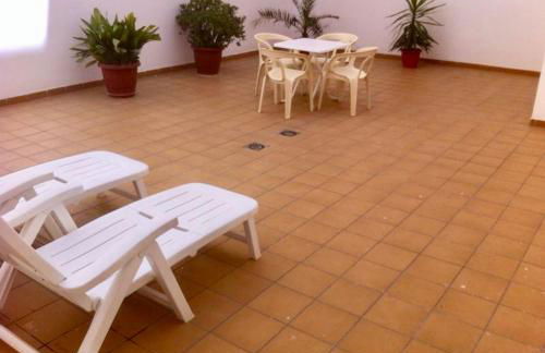 APARTAMENTO SITUADO EN EL CENTRO CON 3 HABITACIONES, DISPONE DE AIRE ACONDICIONADO Y WIFI A 150m DE LA PLAYA Y EL CASTILLO - Photo 28