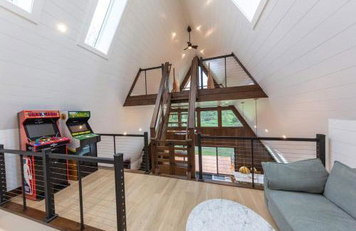 TreeTops Ayframe, Supersized AFrame on the River with Hot Tub - Foto 13