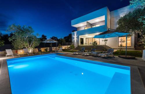 CROWONDER Sun Dance Apartments with Heated Swimming Pool Seaview and Garden - Foto 78