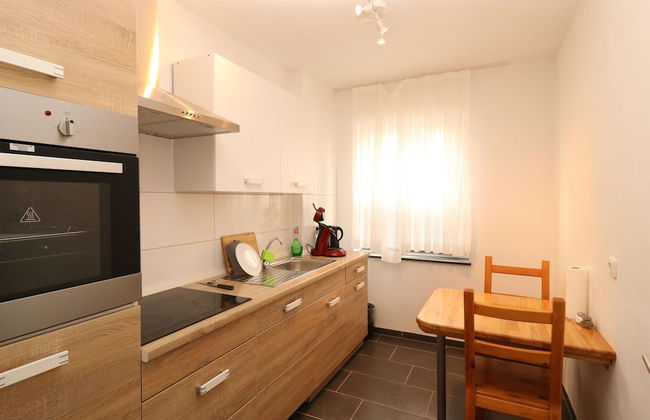 Stylish Holiday Apartment - Photo 19