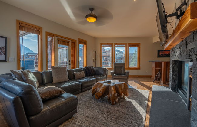 Rundle Cliffs Lodge by Canmore Premier - Photo 7