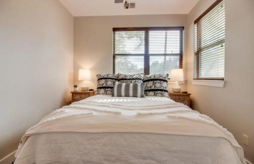 Lakefront Home with WiFi, Entertainment, Dock & Lake Views - Dogs OK - Photo 27