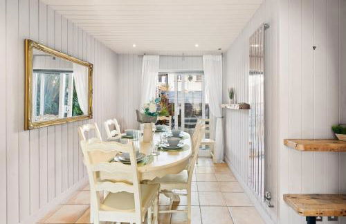 LARGE HOUSE with FREE PARKING - Foto 3