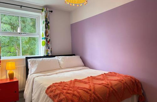 4BR - 3BA - Fast Wi-Fi - Free Parking - Garden - EV Point - Photo 14