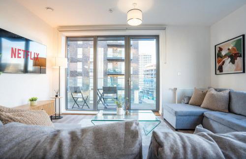 Central Wembley Stadium Luxe Stay with Pool Table - Foto 45