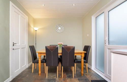 Pitcairn Residence-3Bedroom House-by Holiday Homes - Foto 9