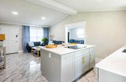 Light & Cozy Oasis with Private Pool and Hot Tub - Foto 26