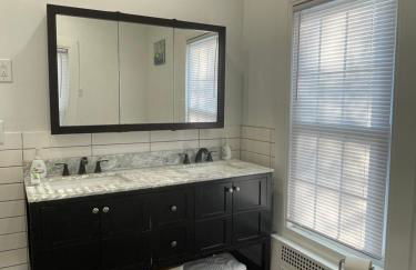 Gorgeous Victorian House!! Entire suite in SAM's home - Foto 36