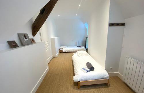 Le Pressoir du Château de Neuville - Piscine chauffée - Jeux - Forêt - Foto 38