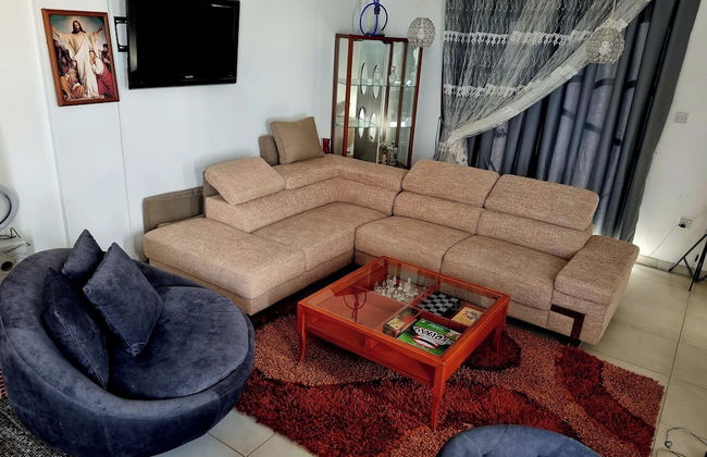 Impeccable 3-bed Villa in Nicosia - Photo 9