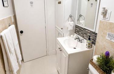 Sleeps 3, Cozy, Boho Style, in the heart of Miami -free parking - Foto 65