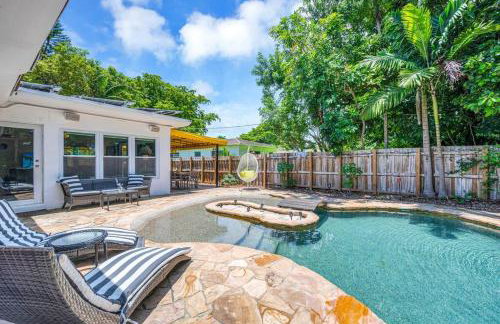 Modern Tropical Pool House North Miami Hot Tub - Foto 26