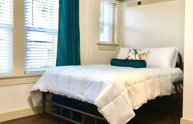 Evie's apartment - Photo 12