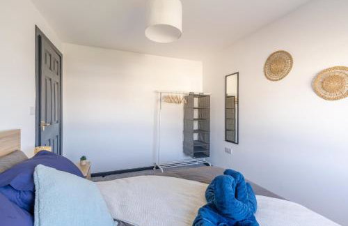 Modern 3 Bed House-Free Parking-by Holiday Homes - Foto 11