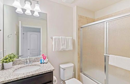 Townhome with Private Pool, BBQ & FREE Waterpark - Photo 52