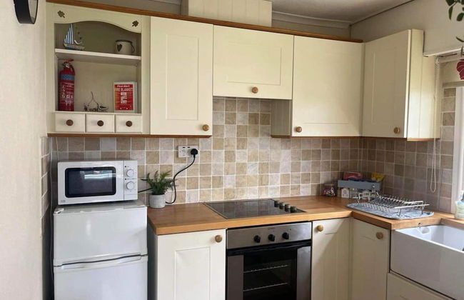 Seasideescape-2br-sleeps4-parking-petsok-fireplace - Foto 12