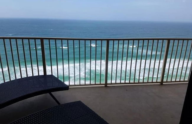 Stylish Oceanfront Condo with Beach and Picnic Area Access - Unit 1706 by RedAwning - Foto 27