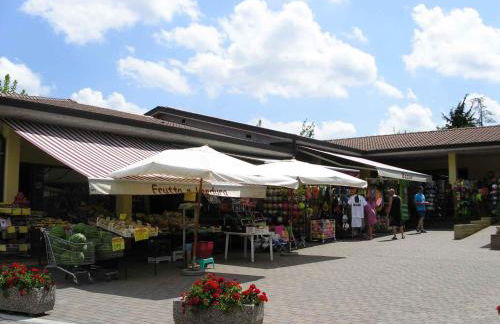 Camping Bella Italia Apartments Verbena - Lake Garda 22081 - Photo 14