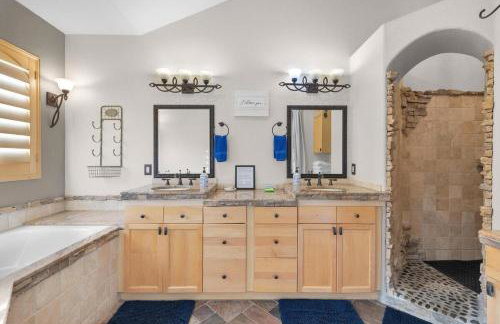 Private, Views, Free Wine Tickets, and Ask about 100 Dollar Taco Caterer For 10 - Foto 47