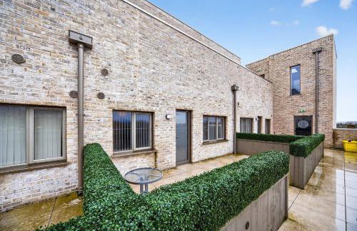 Long Stays Roath Park 2BR Apartment with Parking Central Location - Foto 9