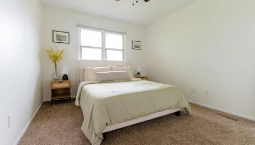 5 Min to Adventureland and Casino - Fenced in yard - Foto 1, Other