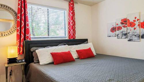 Sunny King-sized 1BD Condo near UofA and UMC w Pool, Parking - Foto 2